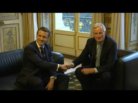 Macron hosts Brexit negotiator Barnier in Paris
