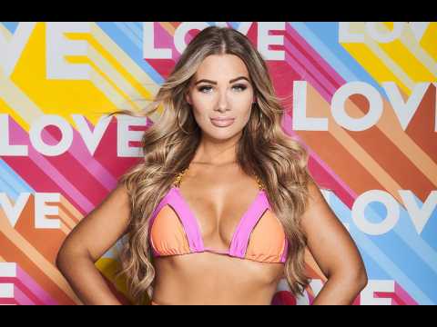 Love Island bombshell sets his sights on Shaughna and Demi