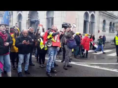 Besançon : "Le 49.3, on en veut pas"