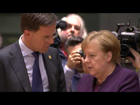 Leaders arrive for EU roundtable talks on longterm budget