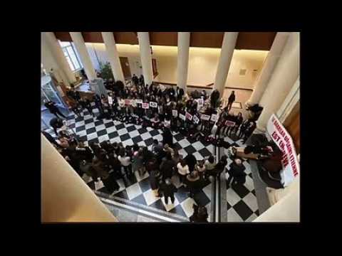 Paris : les avocats, qui défilent pour leur régime autonome des retraites, tournent un clip