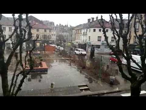Après les pluies incessantes il neige a Bar-le-Duc