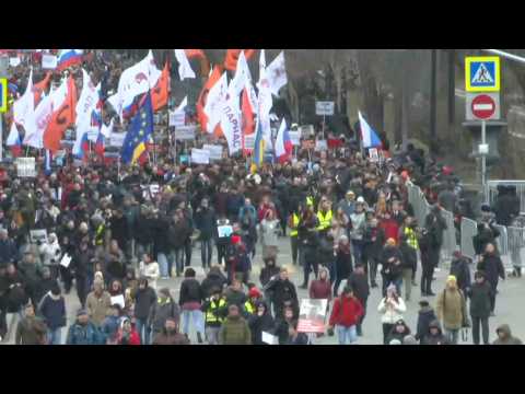 Opposition urges 'Russia without Putin' in rally for slain liberal