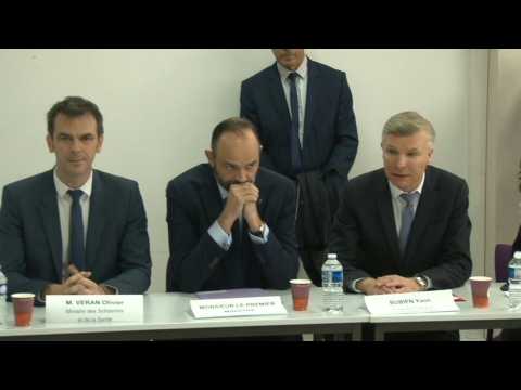 Coronavirus: French PM Édouard Philippe visits Bordeaux hospital