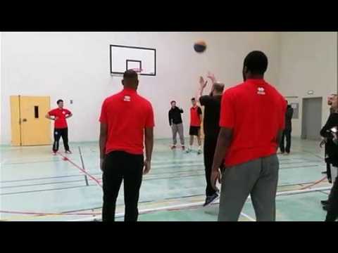 Des joueurs du Sluc Nancy à la prison de Nancy-Maxéville pour un tournoi de basket