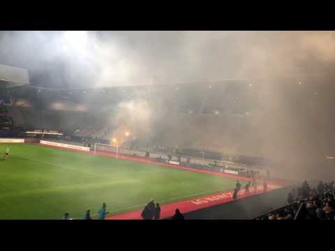 Épinal – Saint-Étienne en quart de finale de la Coupe de France au stade Marcel-Picot : des fumigènes lâchés par les supporters stéphanois