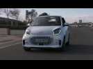 smart EQ fortwo Cabrio in white Driving Video
