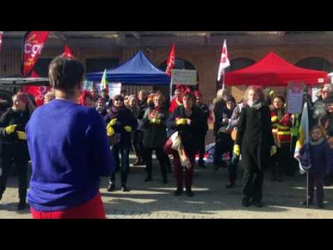 Flash mob "à cause de Macron" à Belfort