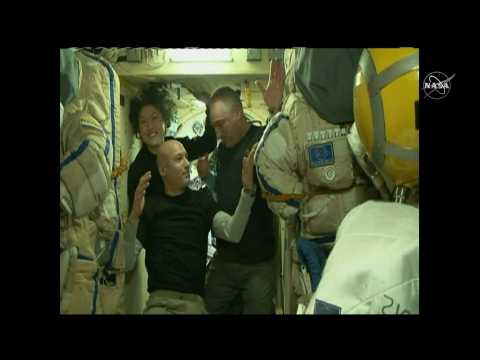 Record-breaking US astronaut set to return to Earth