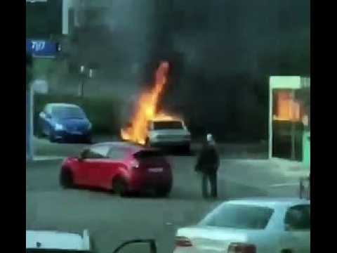 Besançon : une 504 s’enflamme sur un parking