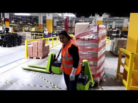 Questions a Stéphane Taillée le directeur du centre de distribution Amazon de Brétigny sur orge