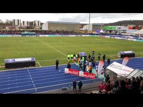 Coupe de France 16e : ASMB - ASNL, l'entrée des deux équipes sur la pelouse du stade Serzian