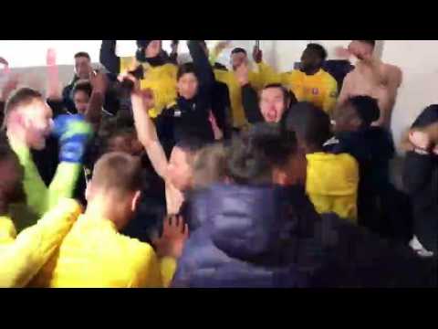 Football : explosion de joie dans le vestiaire d'Epinal après la qualification pour le 8e de finale de la coupe de France