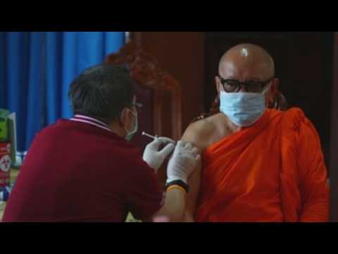 Monks at Bangkok temples receive COVID-19 jabs