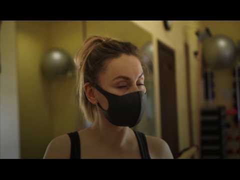 Coronavirus: le double masque, c'est quoi ?