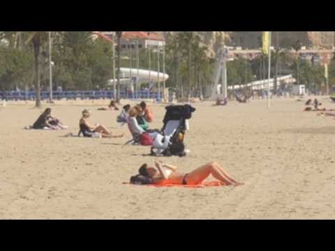 Spain tightens coronavirus restrictions, makes face masks mandatory on beaches