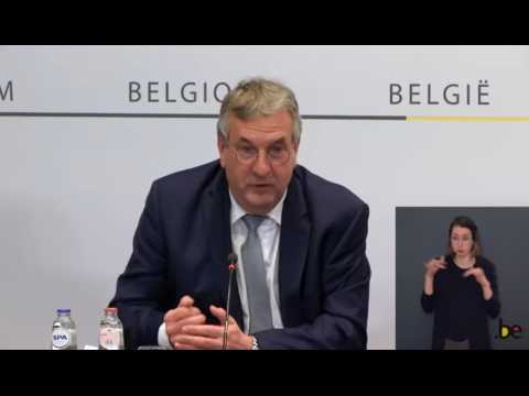 Pierre-Yves Jeholet: "On a 11 millions d'experts qui ont tous la solution miracle"