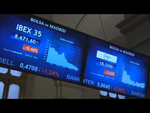 Spanish Stock Market increases losses to 0.39% below 8,700 points