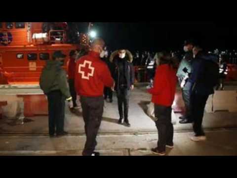 Spanish authorities rescue 33 men of Maghreb origin in the Alboran Sea
