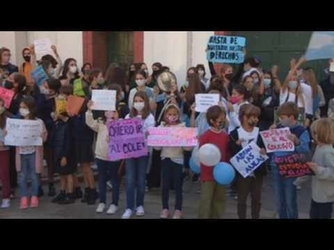 Classes in schools open a political and judicial debate in Argentina