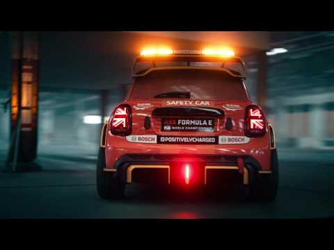 MINI Electric Pacesetter – Safetycar of the Formula E Trailer
