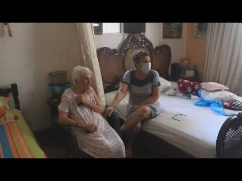 Cartagena de Indias authorities vaccinate elders