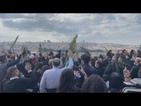 Hundreds celebrate Palm Sunday in Jerusalem
