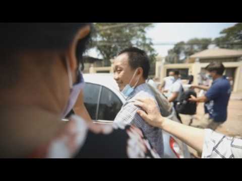 Hundreds of students, journalists released from prison in Yangon