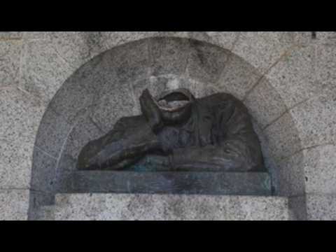 Cecil Rhodes statue in Cape Town vandalised