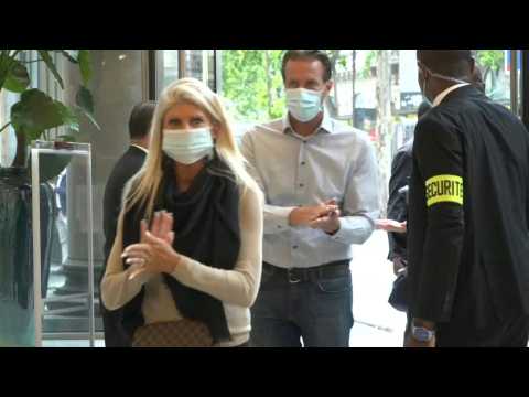 Hygiene measures the rule as French sales season begins