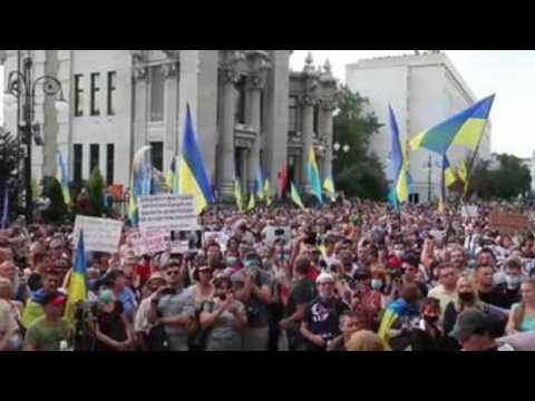 Hundreds protest in Kiev against ceasefire agreement with Russia