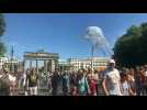 Berlin: Thousands on the street against anti-coronavirus measures