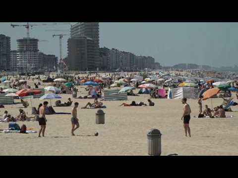 Belgians head to the beach despite surge in COVID-19 cases