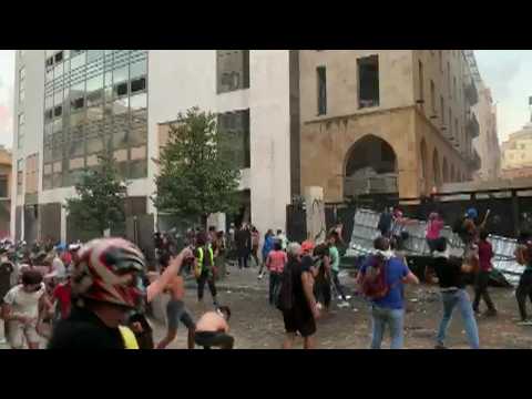 Lebanese protesters and security forces clash again near parliament in Beirut