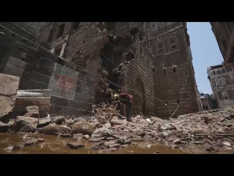 Heavy rains damage historic buildings in Sana'a