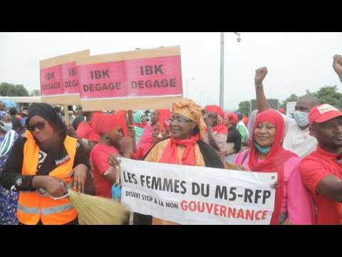 Mali protesters rally to demand president resign