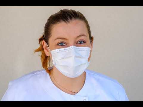 Gaëlle , infirmière : exposition “Indispensables” à Faverges