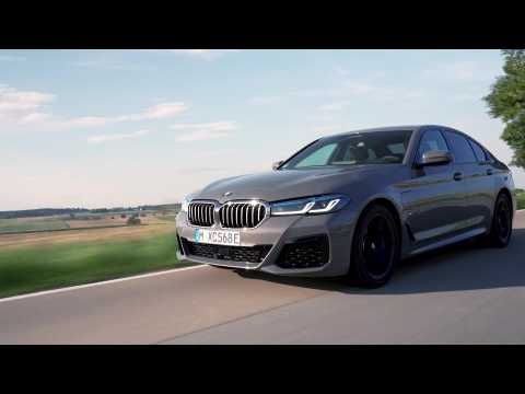 The new BMW 545e xDrive Driving Video