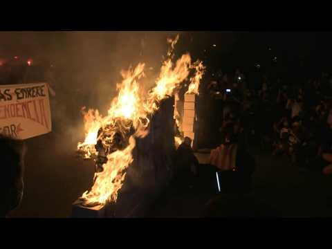 Independentists hold anti-monarchy protest in Barcelona