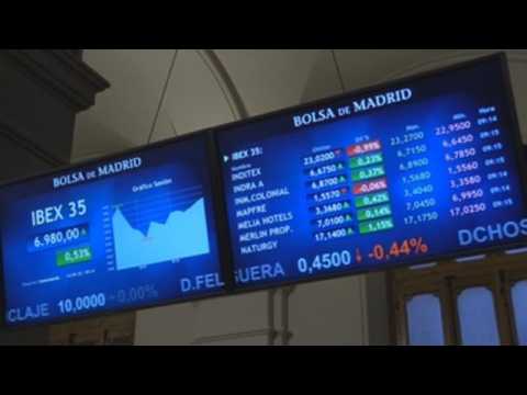 Spanish Stock Exchange opens green and nears 7,000 points