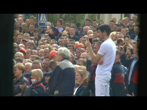 Car factory workers in Belarus on strike against post-vote crackdown and Lukashenko reelection