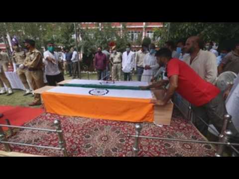 Militants kill 2 cops in Kashmir on India's Independence Day eve