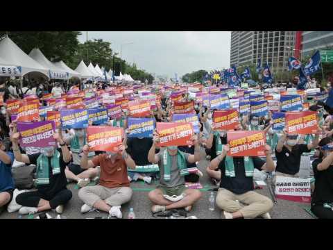 South Korean doctors and medical staff go on strike