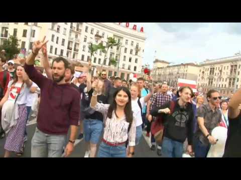 Belarusians rally against police violence in Minsk