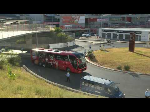 Champions League: Bayern players' buses arrive at Lisbon stadium