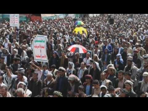 Hundreds of pro-Houthi Yemenis denounce escalation of violence in the country