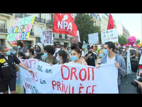 Several thousand demonstrate in Paris against job cuts