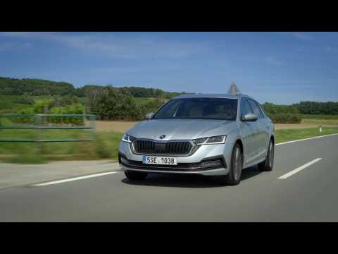 The new Skoda Octavia Combi G-TEC Driving Video
