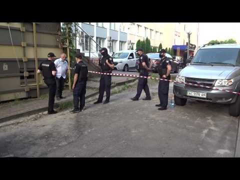 Police and military at scene of Ukraine hostage crisis