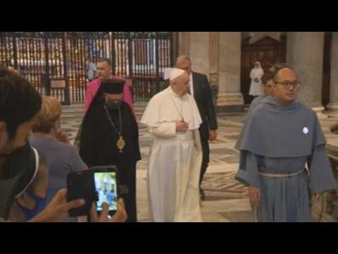 Pope Francis makes surprise visit to St. Mary Major in Rome